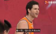 曼联场边指挥情绪激动，巴萨队员怒摔水瓶！